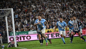 Gustavo Cazonatti puso adelante a Sporting Cristal con gol de taquito en el duelo ante Alianza Lima | VIDEO