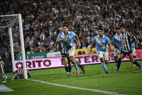Gustavo Cazonatti puso adelante a Sporting Cristal con gol de taquito en el duelo ante Alianza Lima | VID...