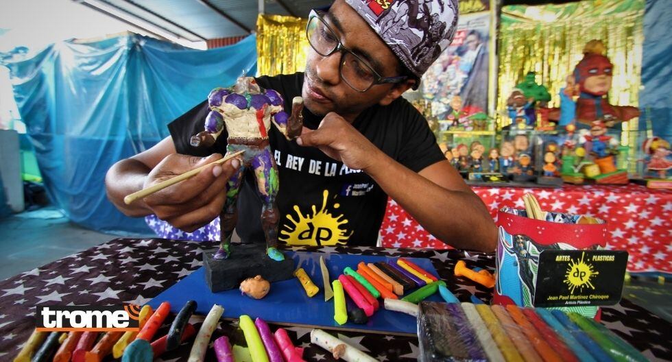 Jean Paul Martínez elabora las figuras de un día a otro. (Foto: Trome)
