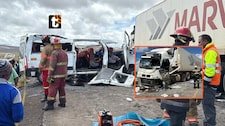 ¡Tragedia en Arequipa! 14 muertos deja choque entre tráiler y minivan en Caylloma