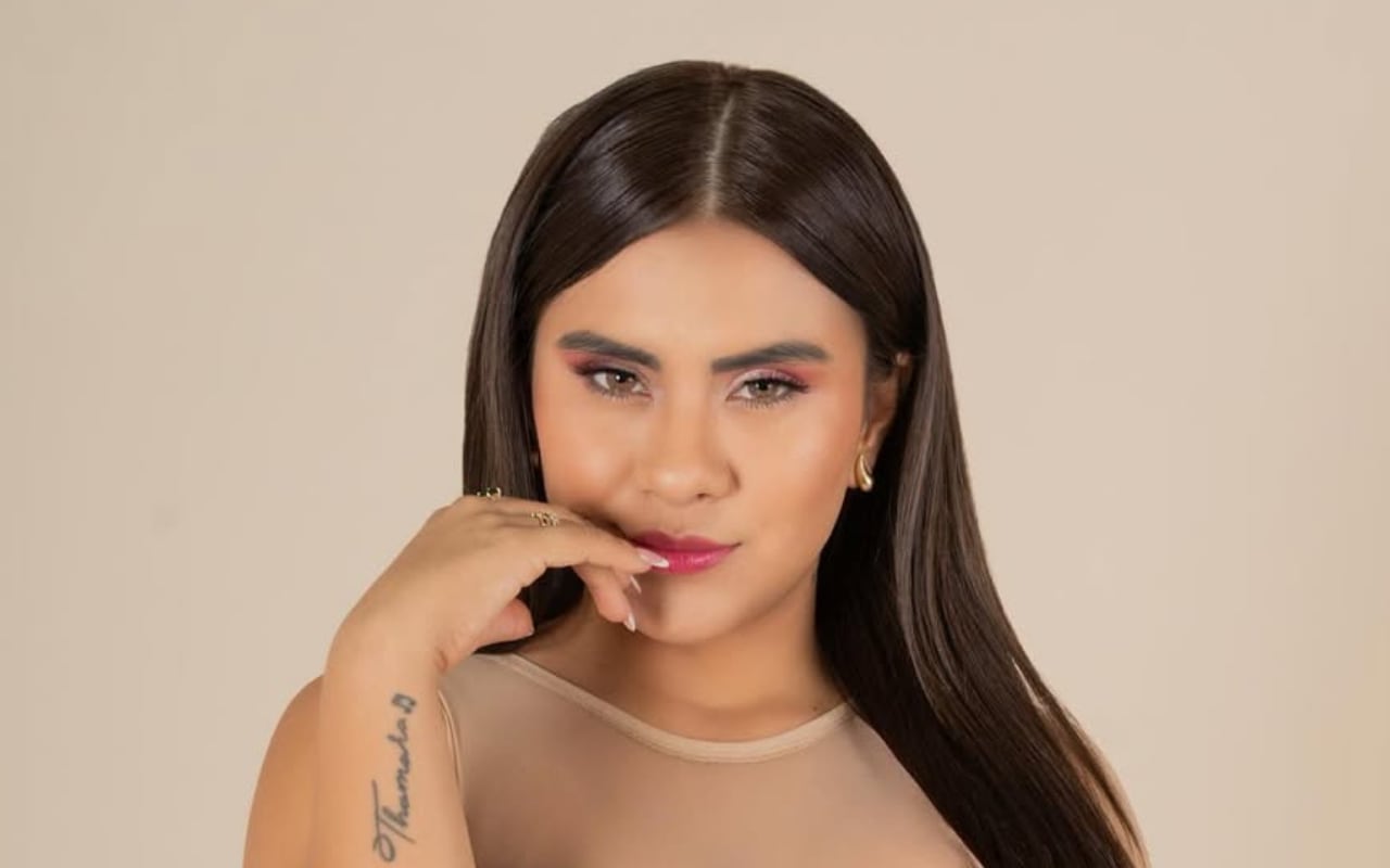 La cantante debutó este lunes en la Peña del Duke, marcando su regreso a una agrupación tras varios años de carrera como solista | Foto: Instagram (@thamara_gomez_oficial)