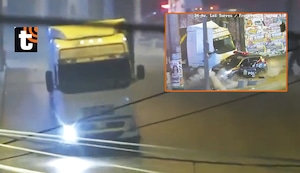 ¡Persecución de película! Policía detiene a balazos a delincuente que robó tráiler y chocó a patrullas