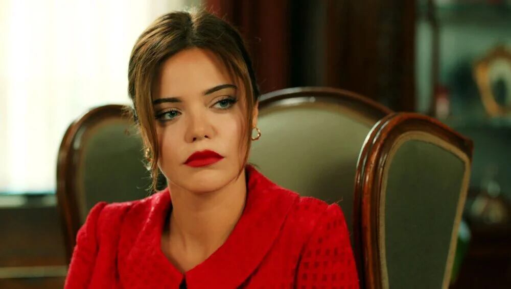 La actriz turca Hilal Altınbilek en el papel de Züleyha en la telenovela "Tierra amarga" (Foto: Tims & B Productions)