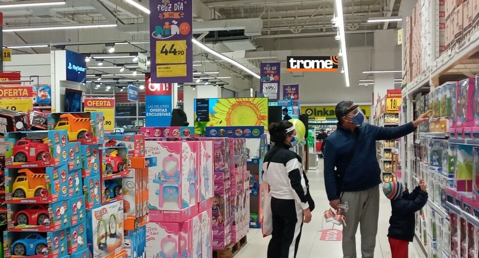 Centros comerciales con ofertas, juegos y otras sorpresas por el Día del Niño. (Foto: Isabel Medina /Trome)