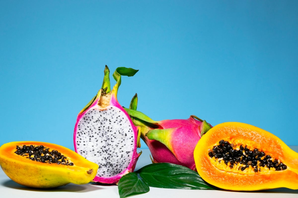 Descubre qué frutas pueden ayudarte a mejorar tu tránsito intestinal de forma natural. Foto: Istock.