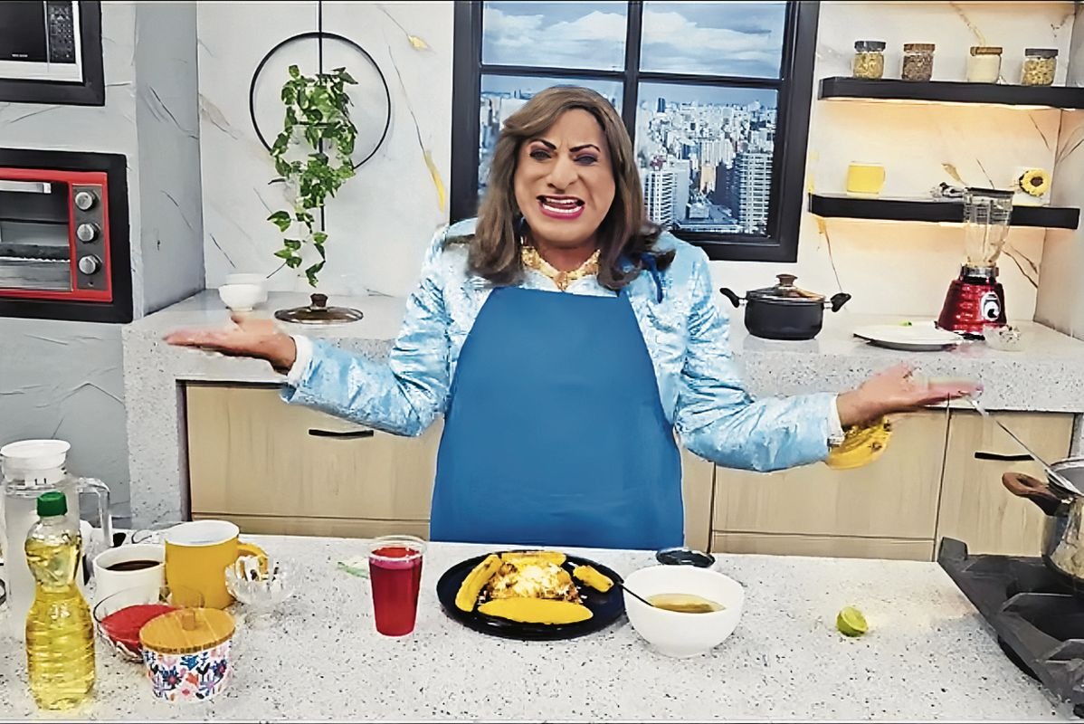 Carlos Álvarez como Dina Boluarte