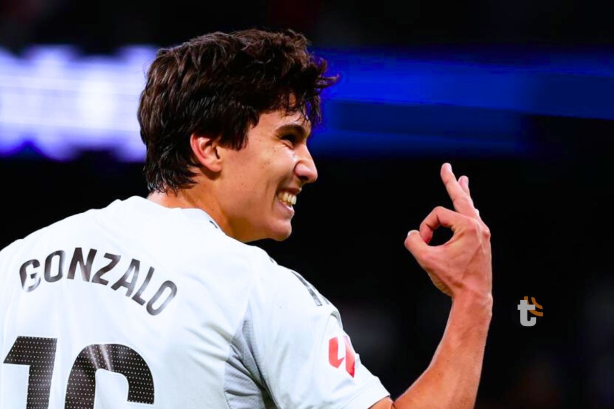 Gonzalo García festeja su triplete gol con Real Madrid (Foto: AP)