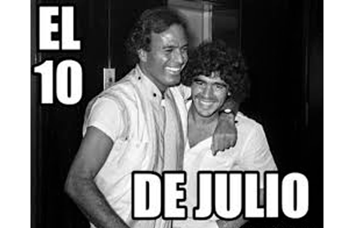 WHATSAPP | Estos son otros memes de Julio Iglesias esta vez posando con Diego Maradona. (Foto: Memegenerator)