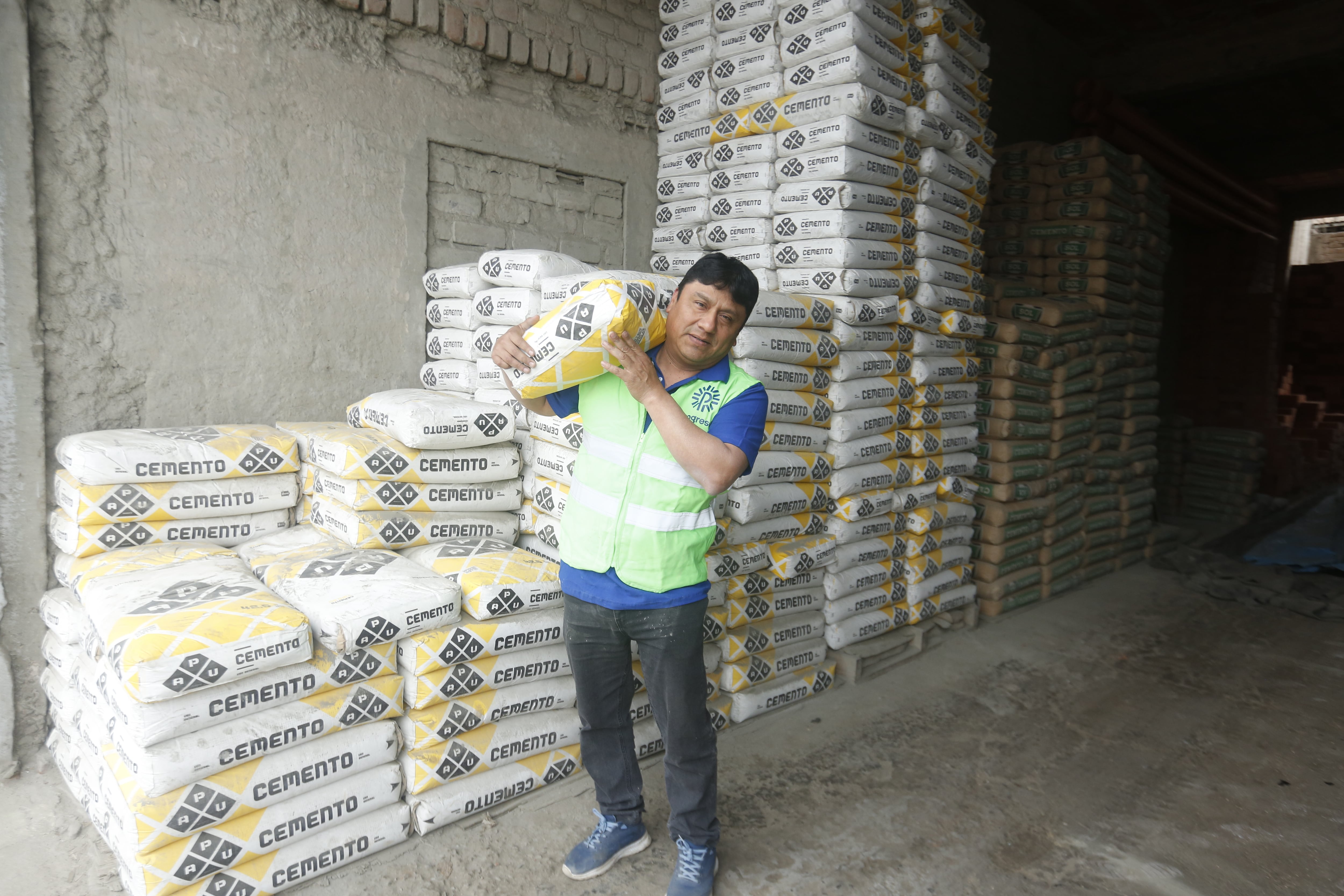 Don Miguel, ferretero de Lima Sur. Foto:
Foto: Violeta Ayasta/ @photo.gec
