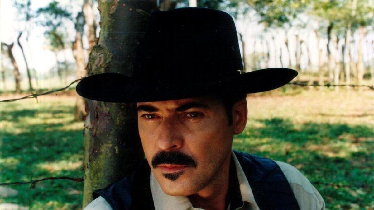 En su papel como Federico Rivero (Foto: Mezcalent)