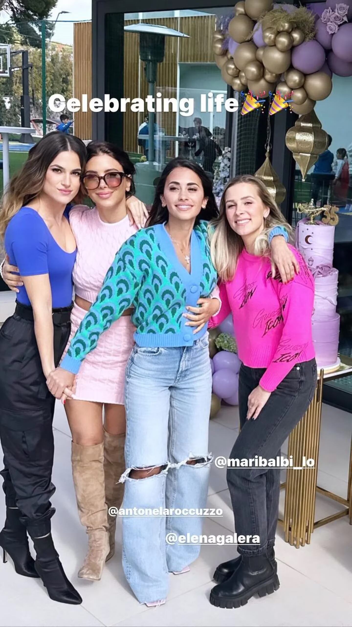 Antonela Roccuzzo y sus amigas disfrutaron de una linda tarde de sol (Foto: Elena Galera/ Instagram)