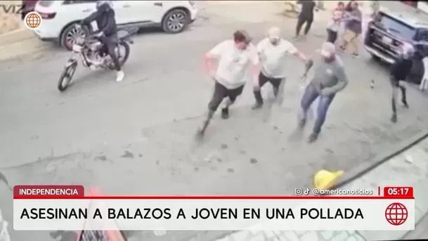 Cámaras captaron al sicario descendiendo de motocicleta y disparando frente a decenas de personas. Foto: América