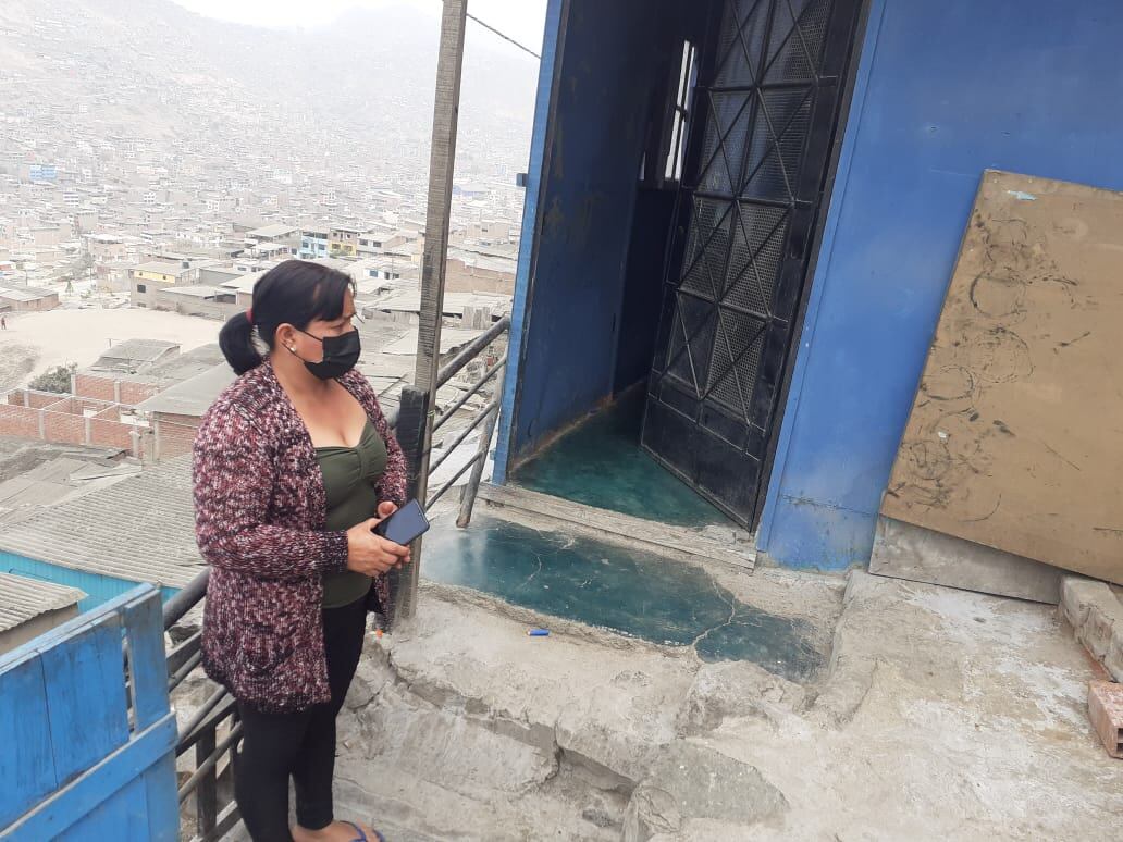 Dos ladrones durmieron con un líquido a una familia y robaron desde el televisor, dinero de la gratificación, perfumes y un juego de play station. (fotos: Mónica Rochabrum/Trome)