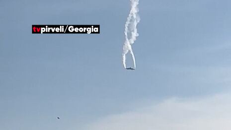 Un avión carguero militar turco con 20 personas a bordo se estrelló en Georgia