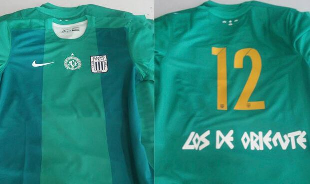 Alianza Lima jugó en el 'Día del Hincha Blanquiazul' con el escudo de Chapecoense. Foto: Archivo.