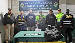 San Miguel: Atrapan a dos raqueteros que robaron un celular y fugaron en moto