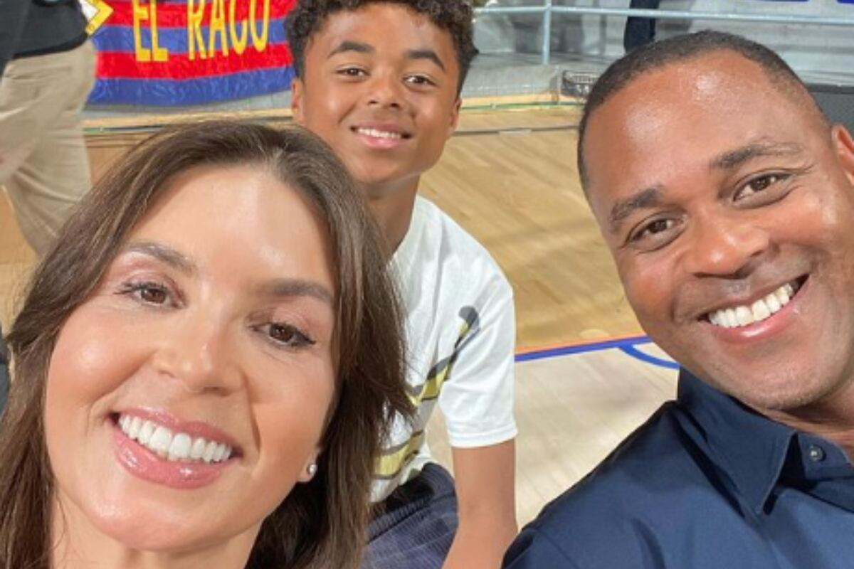 Rossana y Patrick Kluivert junto a su hijo en un selfie (Foto: Rossana Kluivert / Instagram)