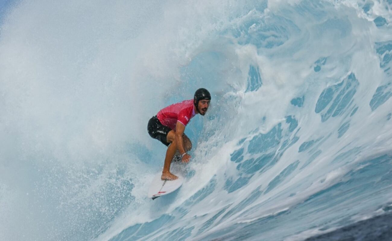 Alonso Correa clasificó a las semifinales del surf en París 2024: ¿quién fue el último peruano en lograr una medalla durante los Juegos Olímpicos?. (Fuente: AFP)