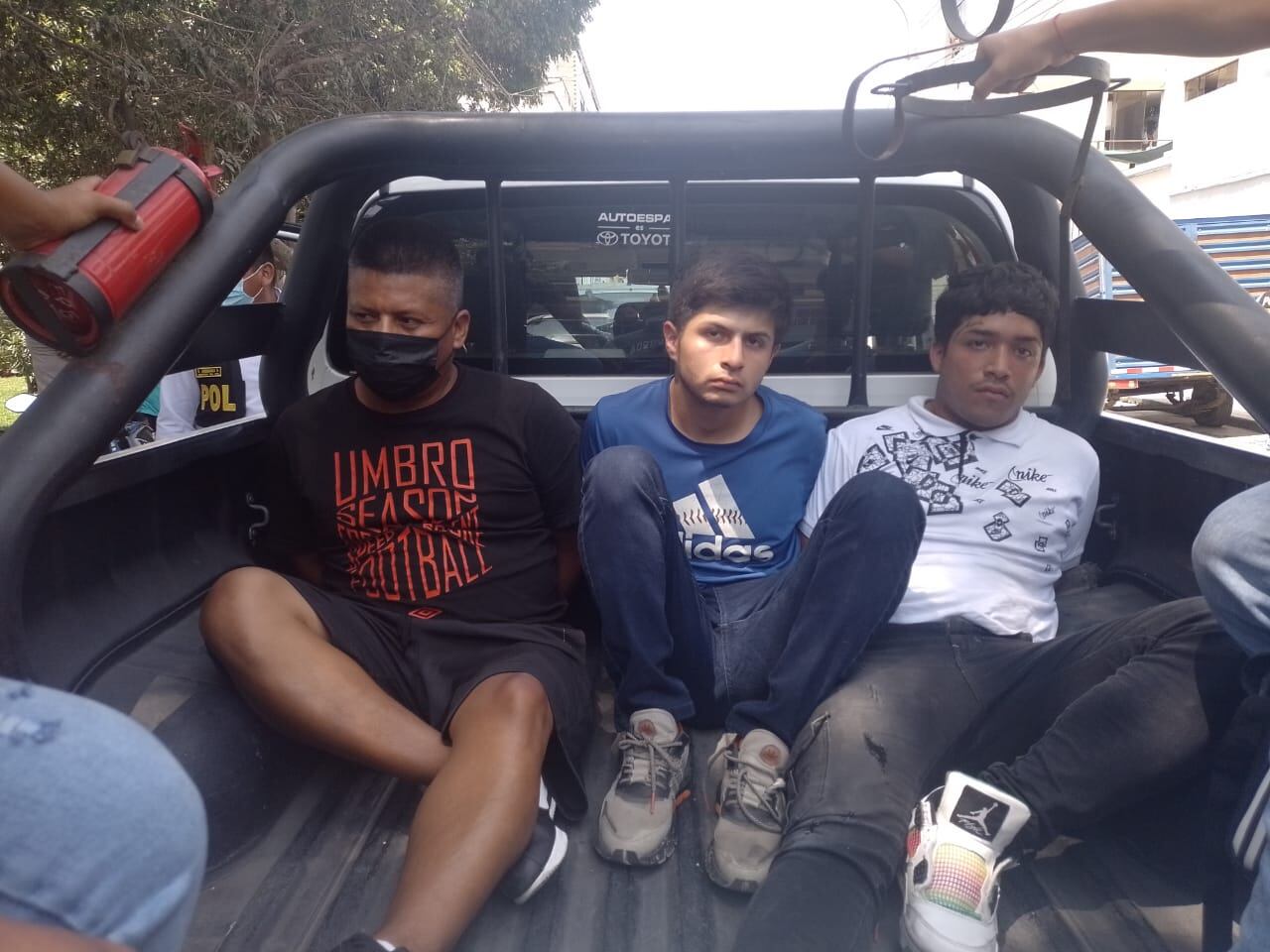 Intervienen a cuatro personas, entre ellos una mujer, sospechosos de intentar asaltar un banco.