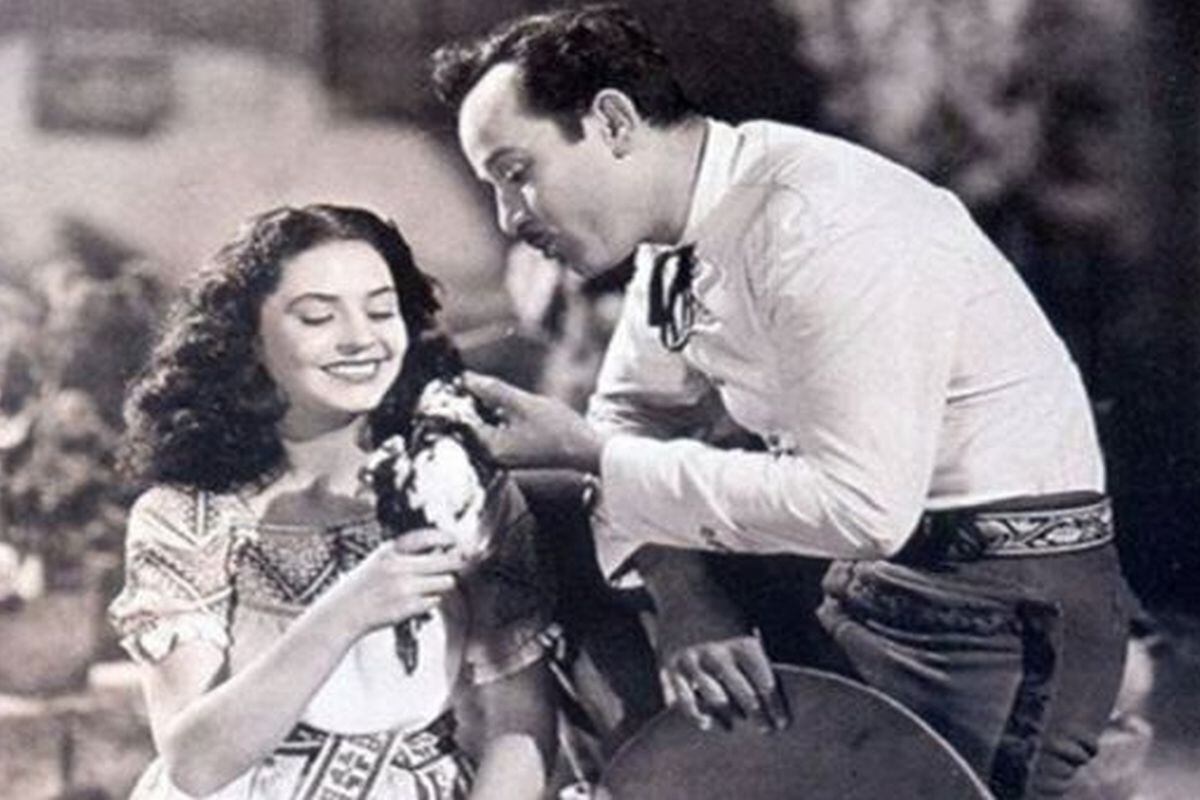 Silvia Derbez y Pedro Infante en "Dicen que soy mujeriego” (1949) (Foto: captura de video)