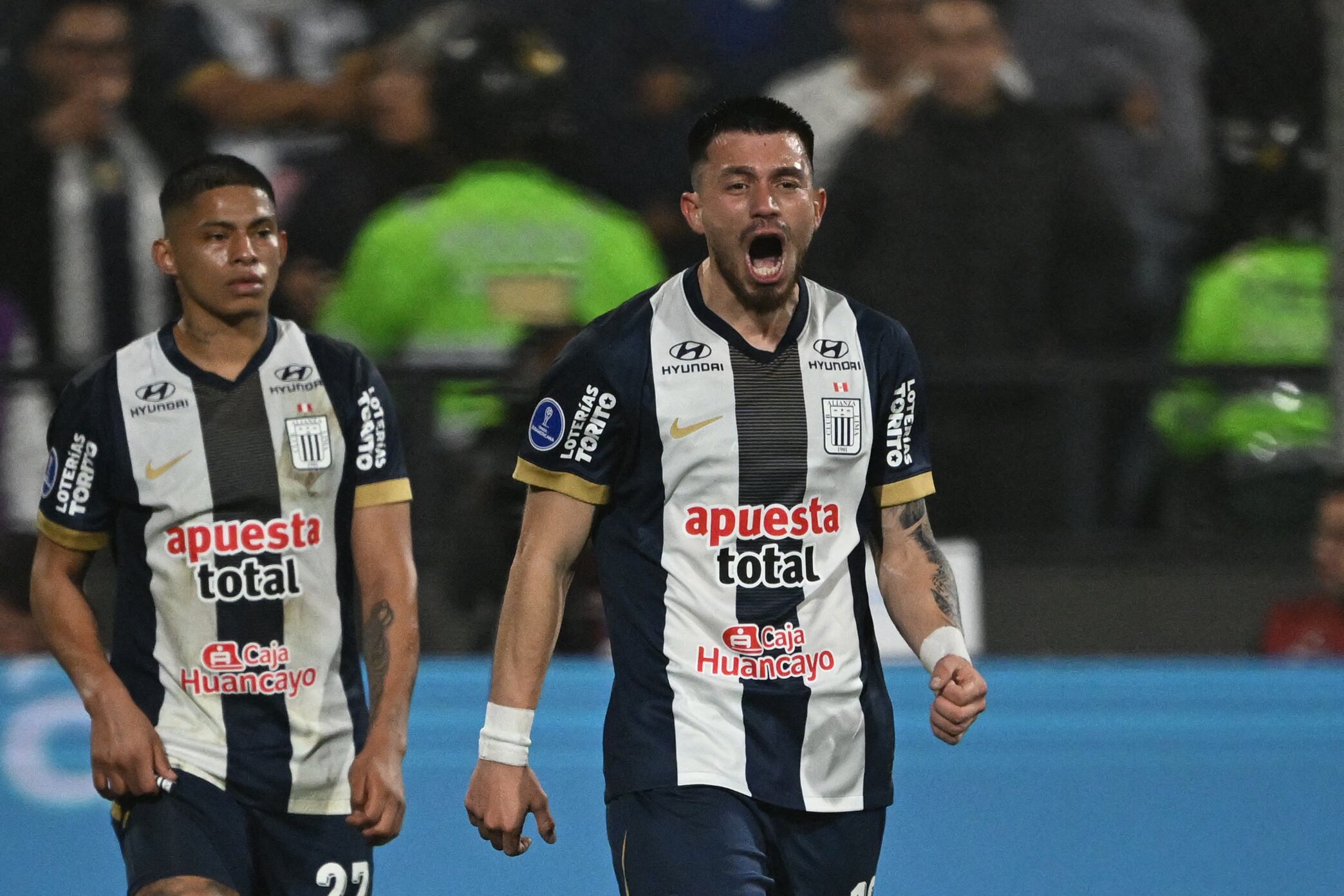 Alianza Lima derrotó 2-0 a U. Católica en Matute por los octavos de final de la Copa Sudamericana 2025. (Foto: AFP)