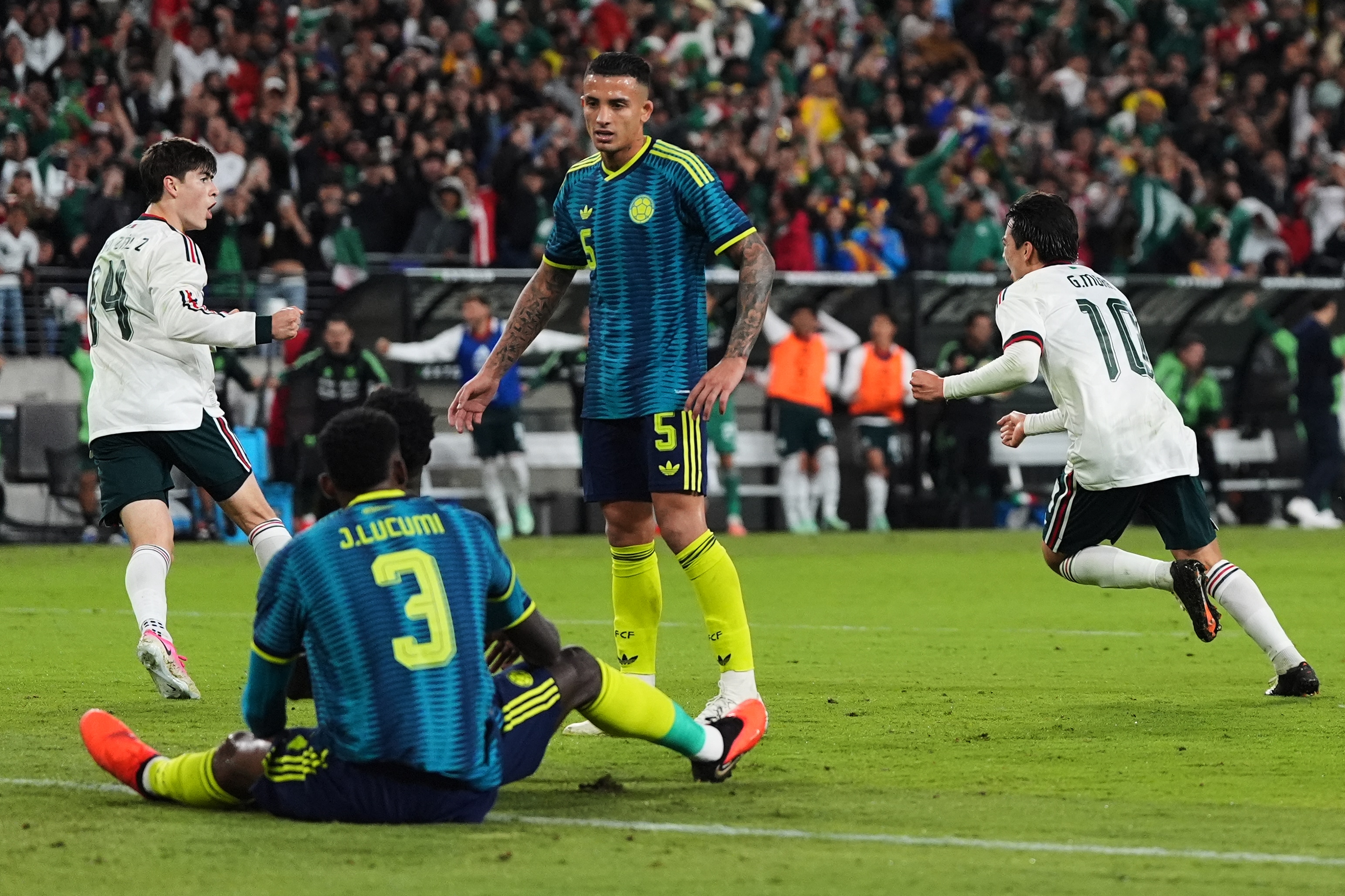 México empató 1-1 con Colombia y el martes enfrentará a Perú. (AP Photo/Stephanie Scarbrough)