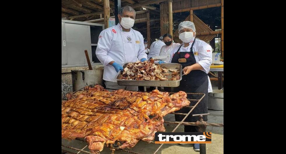Restaurantes de Huaral celebran el día de su plato estrella: el chancho al palo. En la foto: Don pepe y doña Nelly, de Warmy. (Isabel Medina - Trome)