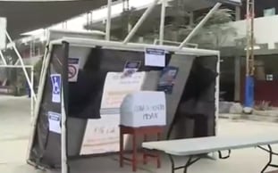 Mesa para personas con discapacidad en colegio de Carabayllo