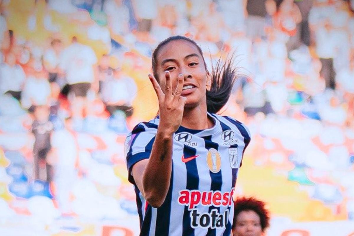 Estefanía González anotó tres veces en el Monumental (Foto: @AlianzaLimafemenino)