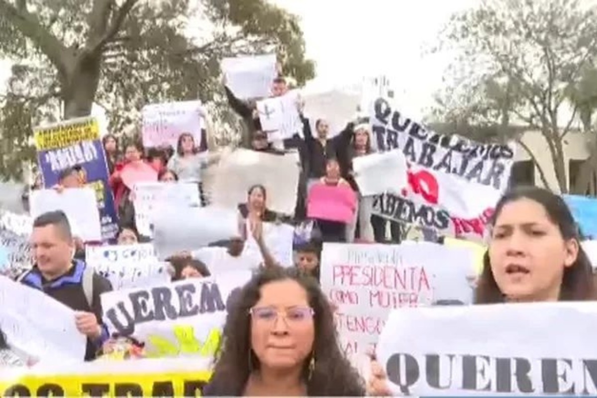 Trabajadores del sector entretenimiento exigen que los dejen trabajar por las noches.