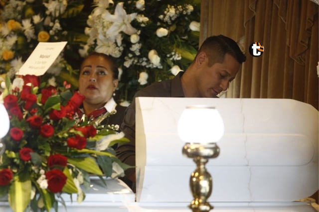 Luigi Carbajal también se despidió de Manolo Rojas. (Foto: César Campos / @photo.gec)