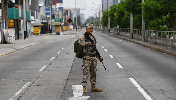 La población exige la salidad de los militares a las calles (Foto: Allen Gino Quintana /GEC)