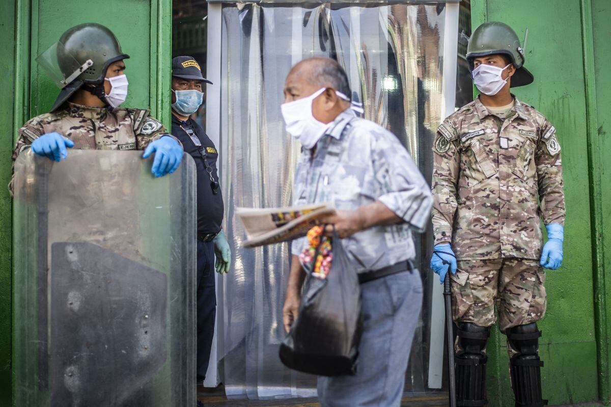 De acuerdo a las modalidades asignadas, las familias beneficiadas con el bono podrán acercarse a cobrar según la fecha establecida (Foto: AFP)