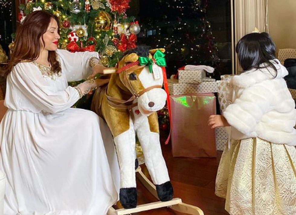 Lesly Castillo le regala un pony a su hijita por Navidad