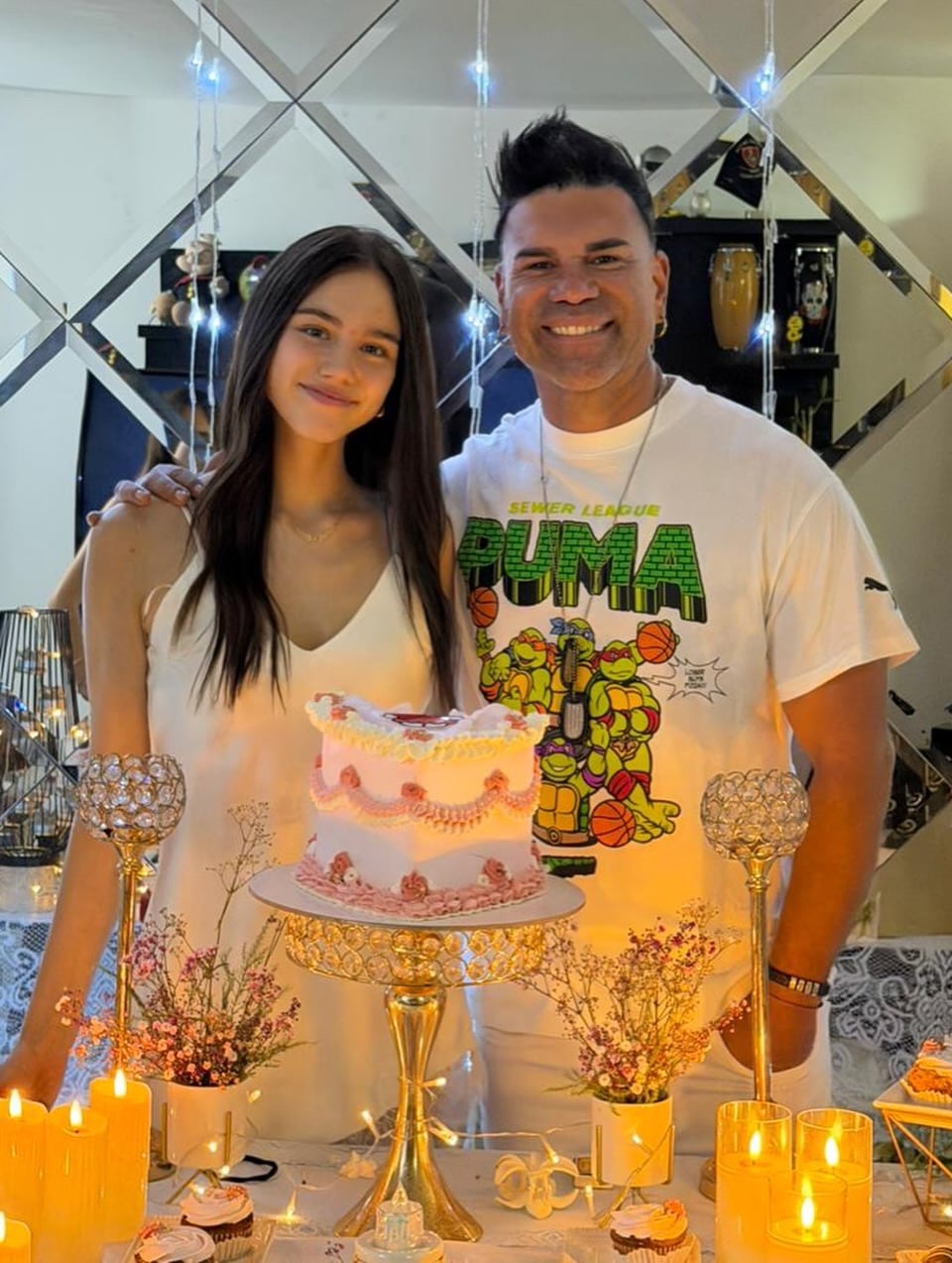 Hija de 'Tomate' Barraza recibe auto por su cumpleaños número 18. (Instagram)