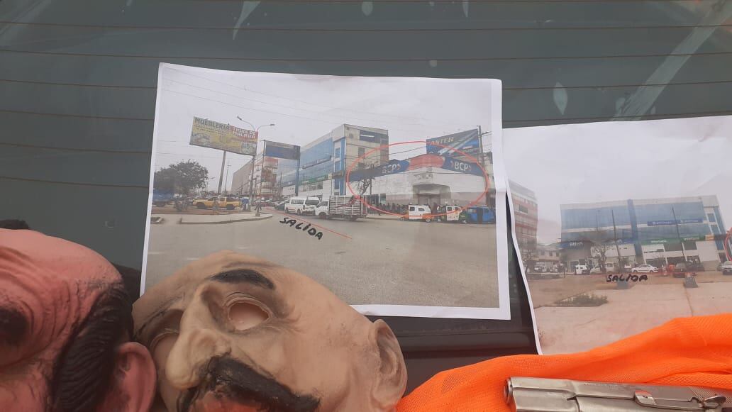 Yenzy Yonel Pérez Yngunza (35), ‘Pongo’, Julio Daniel Frías Ramos (42), ‘Pelé’, y Luis Enrique García Rosas (51), ‘Cuto’, fueron intervenidos en el frustrado asalto a un banco, en Villa El Salvador. (foto: Mónica Rochabrum/TROME)