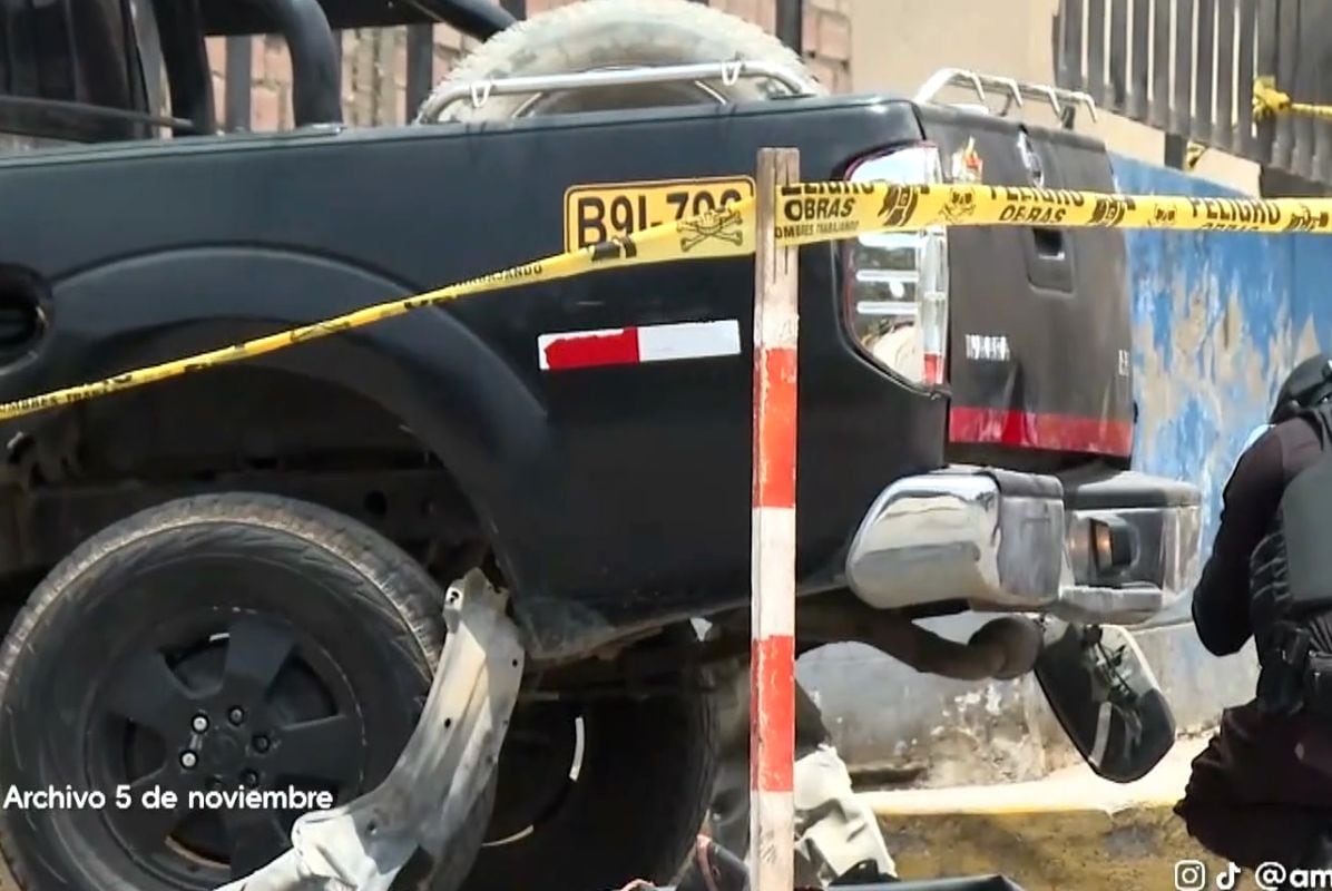 En noviembre 5, un explosivo fue arrojado a una camioneta estacionada frente a la Municipalidad de Carabayllo. Foto: América Noticias