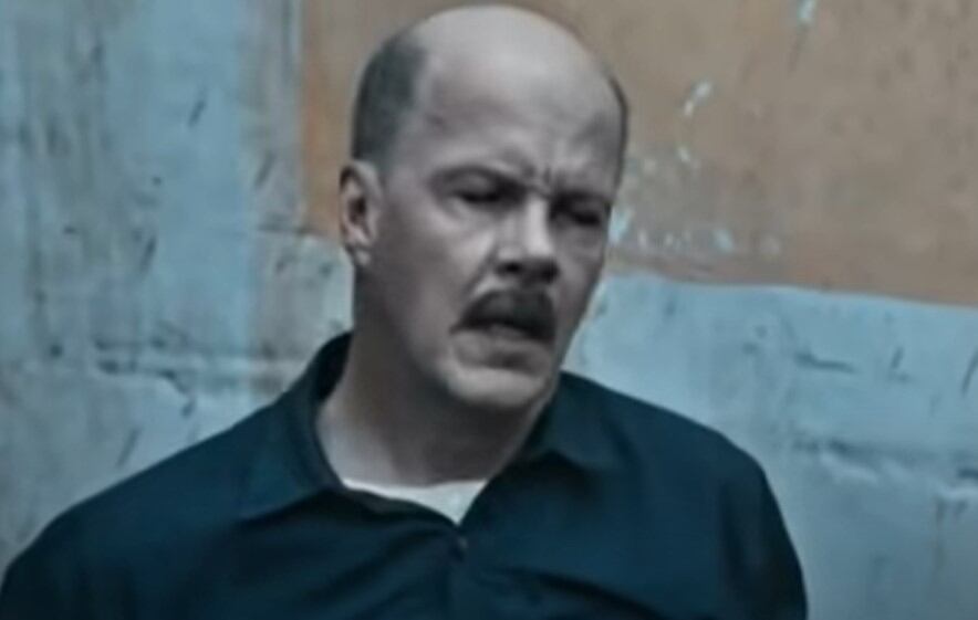 Álvaro García Trujillo en su papel del profesor Carreño en "Pasión de gavilanes" (Foto: Telemundo)