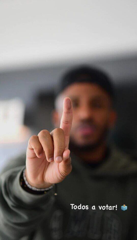 Jefferson Farfán comparte foto después de votar (Foto: Instagram)