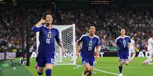 Daichi Kamada celebra el primer gol de Japón ante Túnez. (Matias Delacroix / AP)