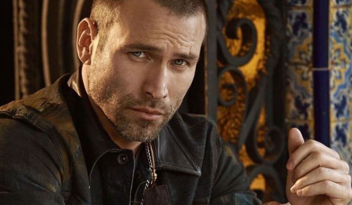 El actor participó en una transmisión en vivo, donde respondió preguntas de sus seguidores, relatando cómo fue su proceso para superar sus adicciones y excesos. (Foto: Rafael Amaya / Instagram)