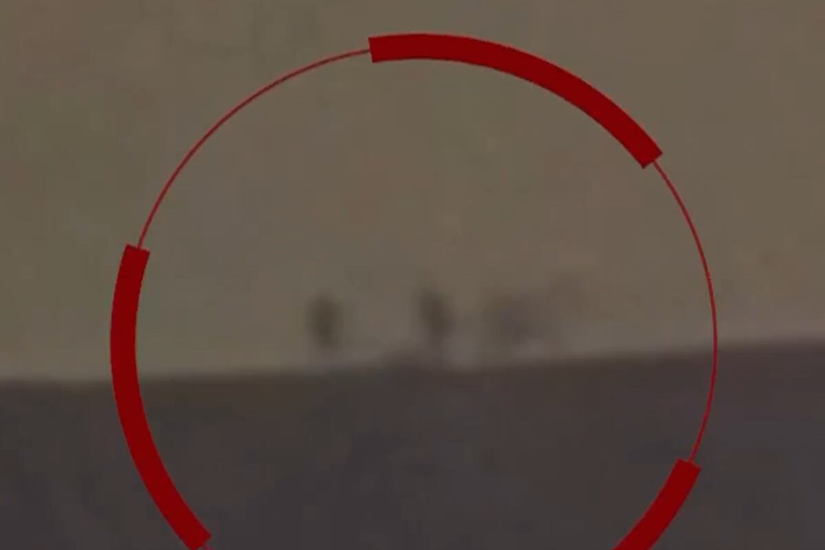 Llevan a joven a lo alto de un cerro y lo asesinan de cinco disparos en Ventanilla. (Foto: Captura/América Noticias)