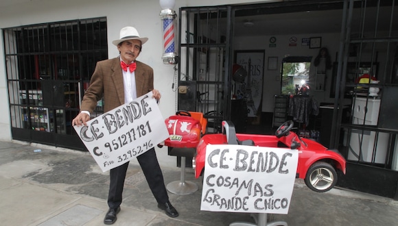 Roberto Roque Escajadillo, el 'Tres Patines' peruano que se recursea vendiendo carritos para niños a las peluquerías.