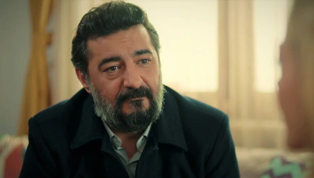 Akif se quiere divorciar de Nebahat en la telenovela turca "Hermanos" (Foto: NG Medya)