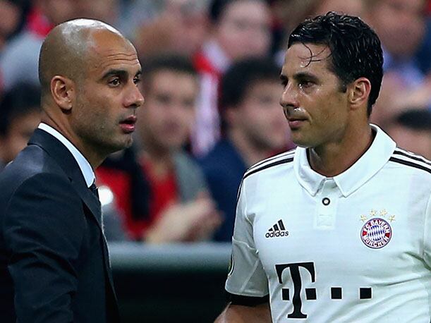 Claudio Pizarro trabajaría al lado de Pep Guardiola. (Foto: Getty Images)