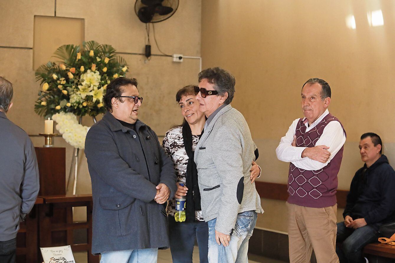 La farándula se despide de Felpudini. Foto: Britanie Arroyo Dueñaz