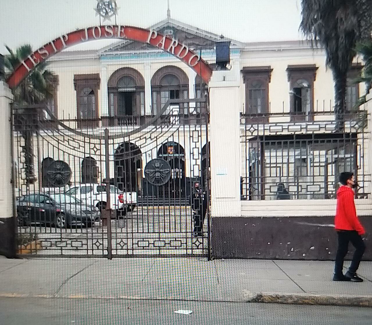 Policías de Depincri La Victoria intervinieron al vigilante particular Jesús Miguel Fernández Castrejón (31), al ser acusado por robar toner de impresión, valorizado en 15 mil soles, del instituto superior José Pardo.