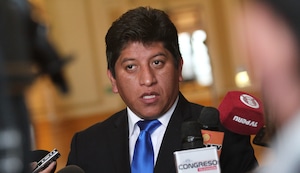 Defensor del Pueblo Josué Gutiérrez acusado de copiar y pegar informes de sus viajes | VIDEO