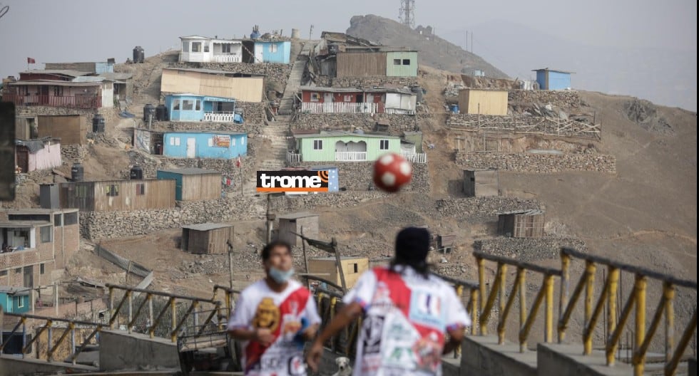Hermanos Patadita logran muevo récord sin dejar caer el balón. (Trome / Britanie Arroyo)