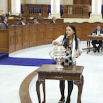 Juntos por el Perú la suspende por no mostrar su voto